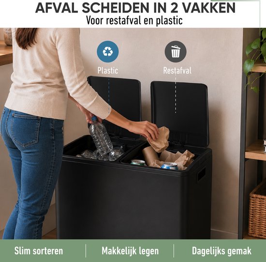 Vrouw scheidt afval in de afvalscheider met twee vakken