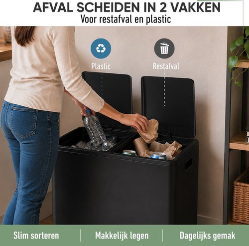 Vrouw scheidt afval in de afvalscheider met twee vakken