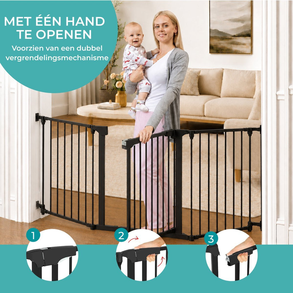 Zwart veiligheidshek – deur openen met één hand, moeder met baby op de arm